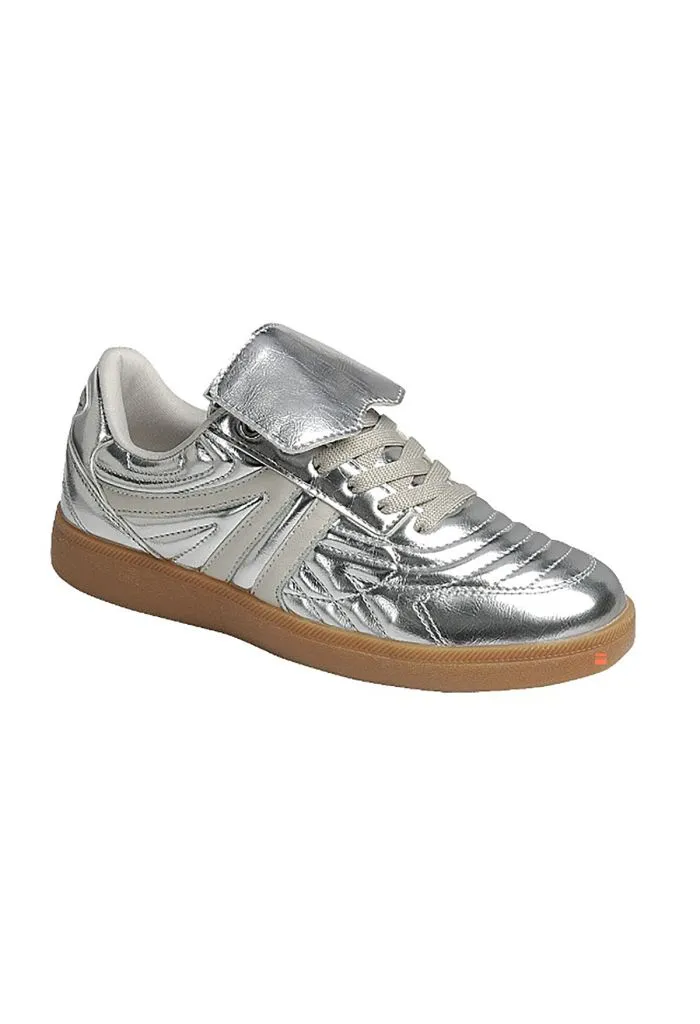 Dana Sneaker