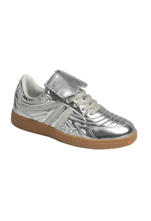 Dana Sneaker