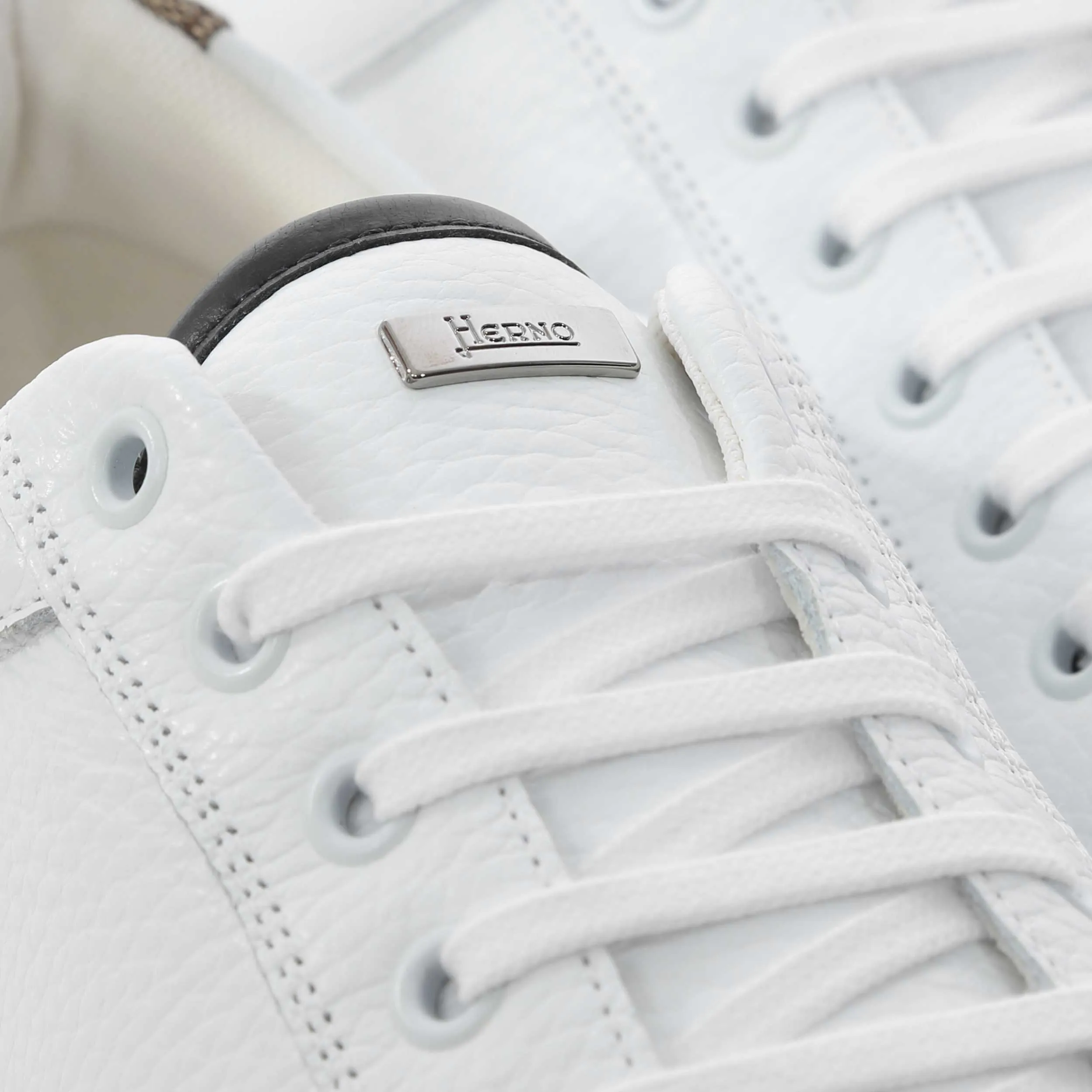 Herno Sneaker Pelle Martellata Con M Trainer in White