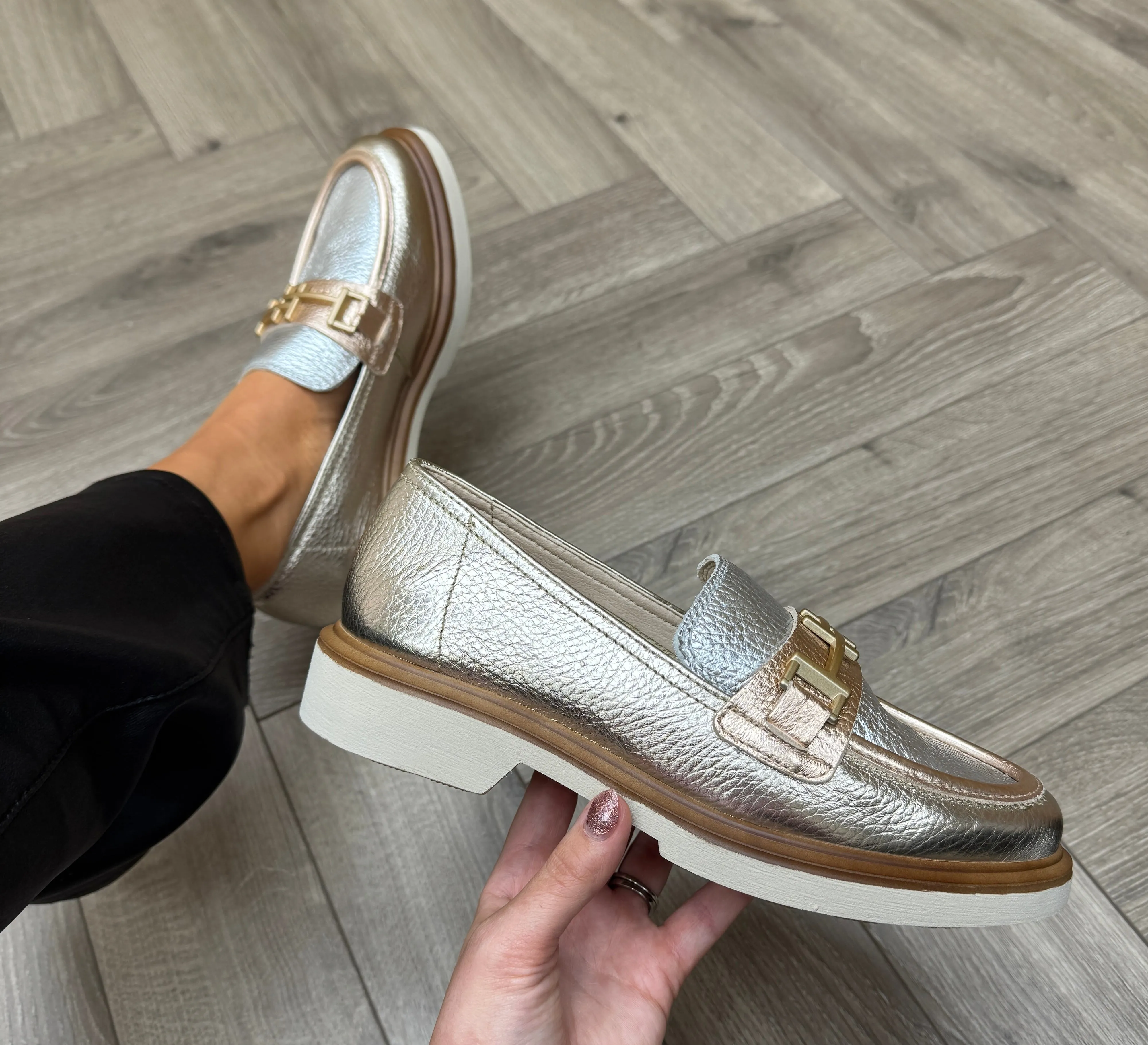 Hispanitas (SS25) Two Tone Metallic Loafer CHV254066 - Cava/Silver (H2)
