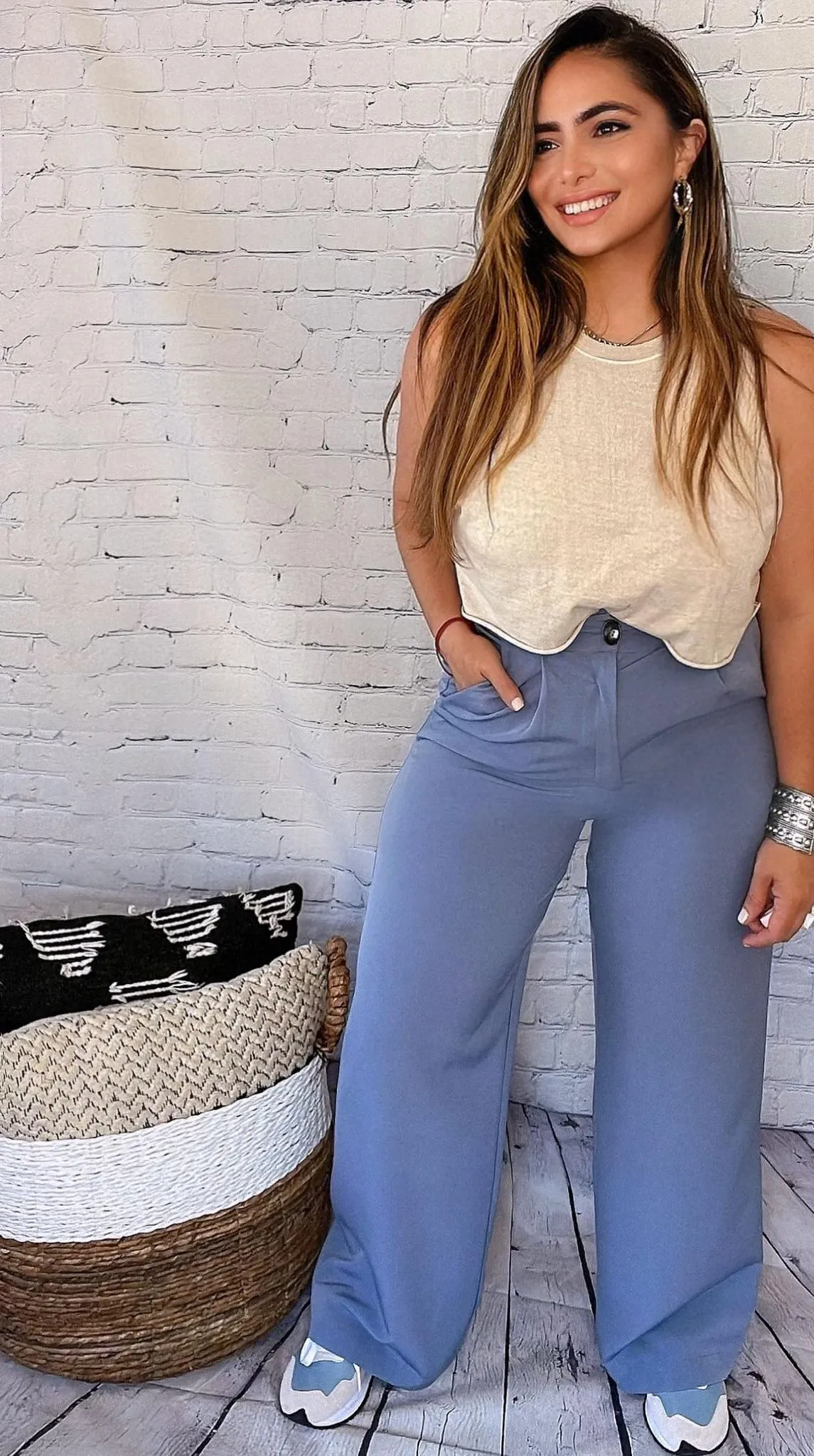 Italian Wide Leg Tailored Pants With Button