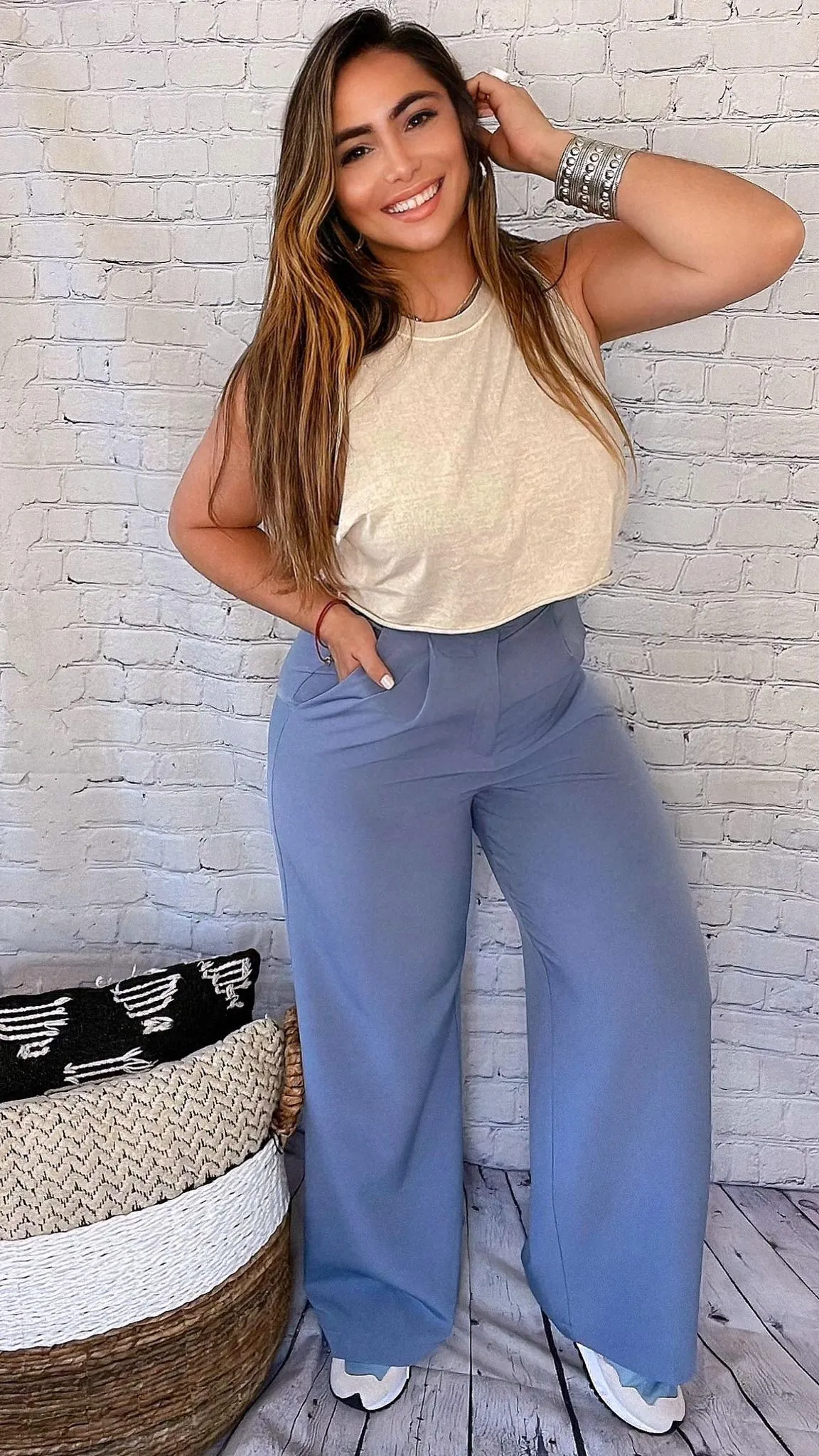 Italian Wide Leg Tailored Pants With Button