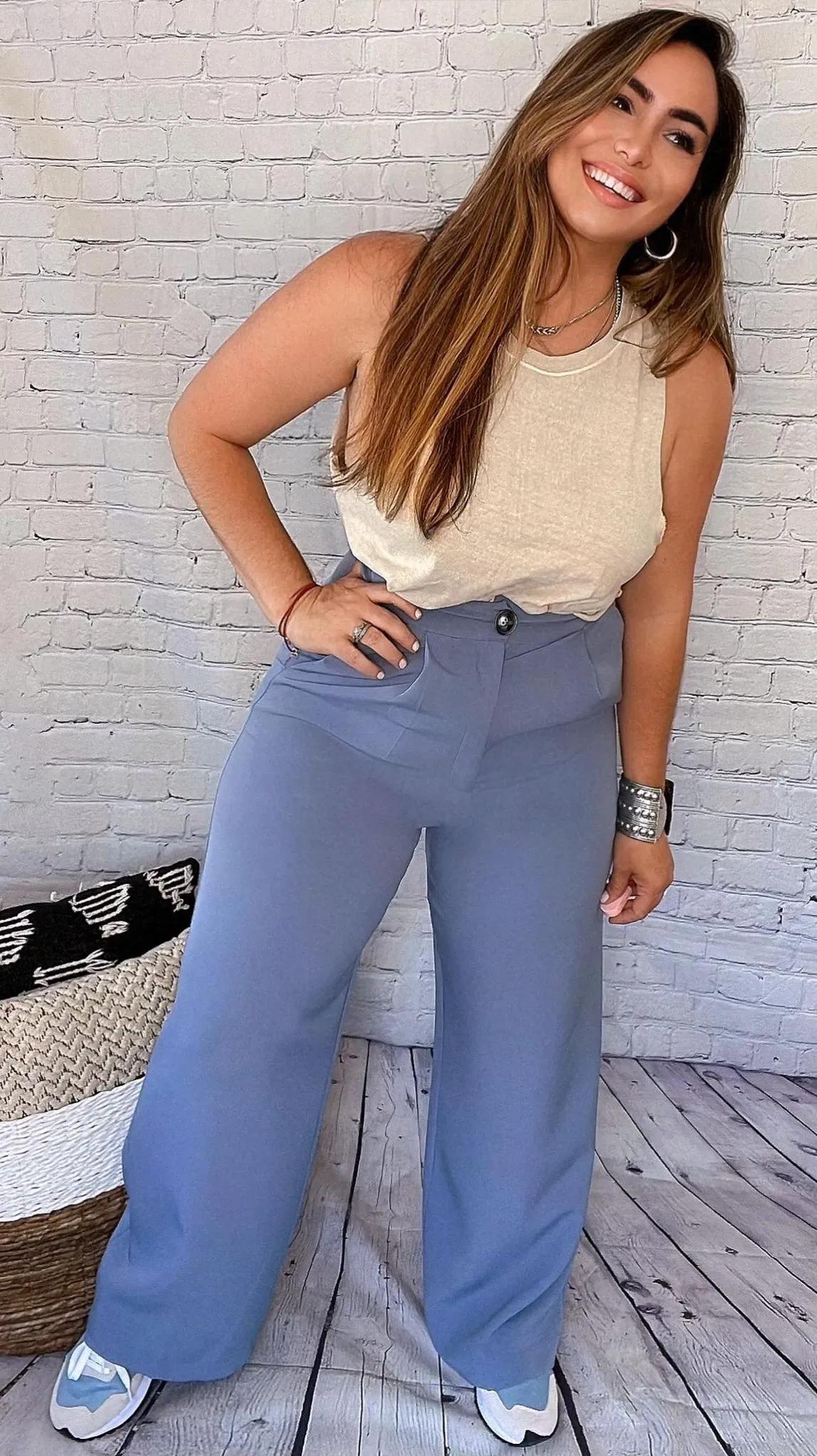 Italian Wide Leg Tailored Pants With Button