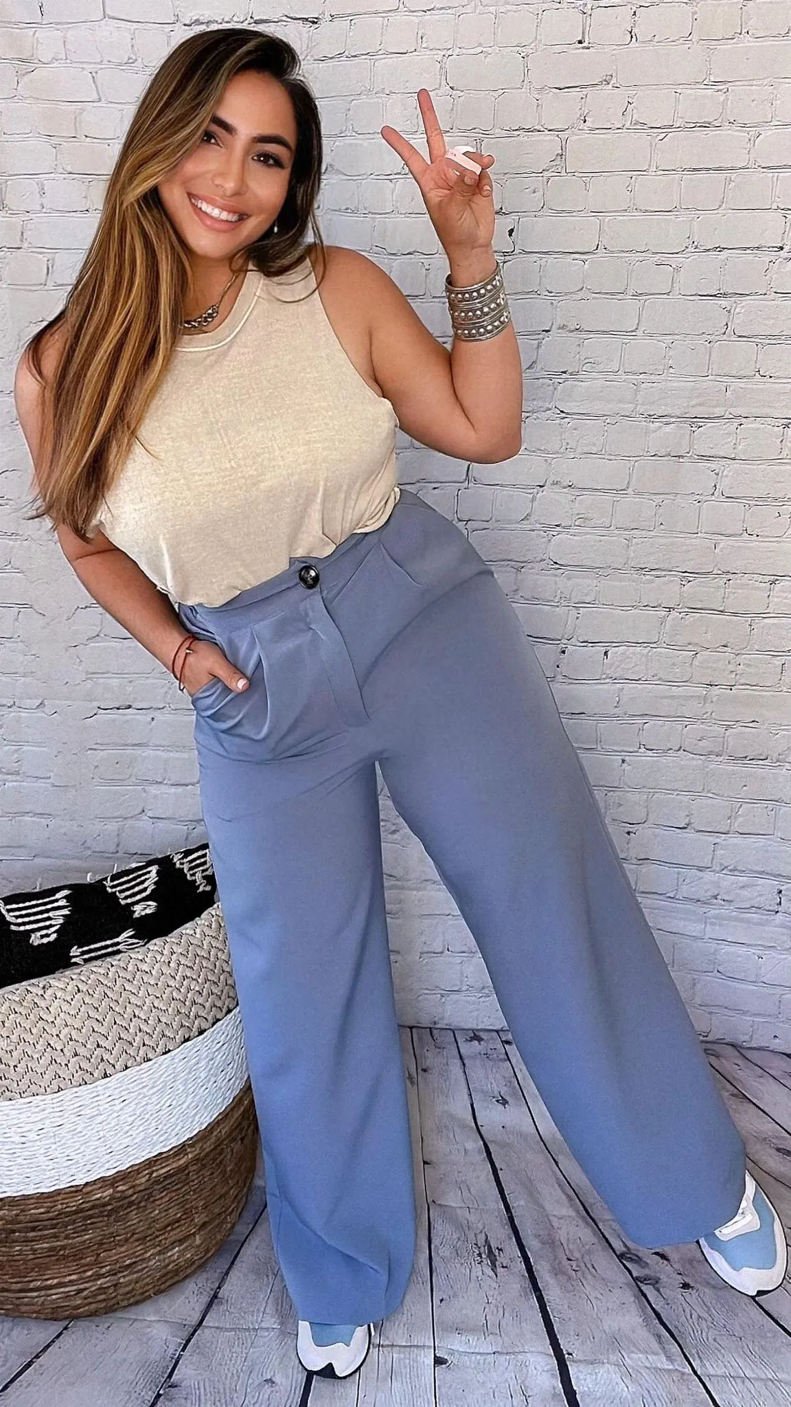 Italian Wide Leg Tailored Pants With Button
