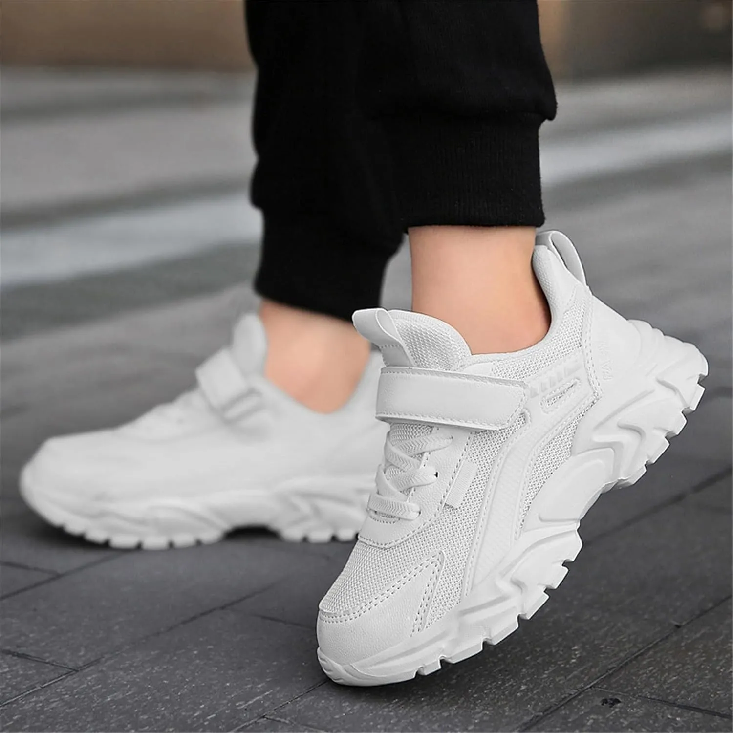 Kids Lightweight Fashion Sneakers Boys Girls Breathable Running Air Cushion Casual Walking Tennis Travel Shoes