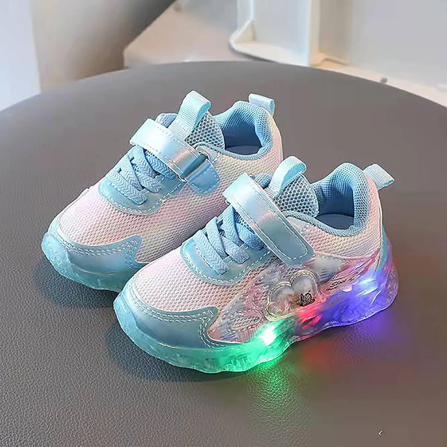 Light Up Shoes for Girls, Toddler Cute Fashion Flashing Running Athletic Sneakers Kids Cute Glowing Sports Shoes