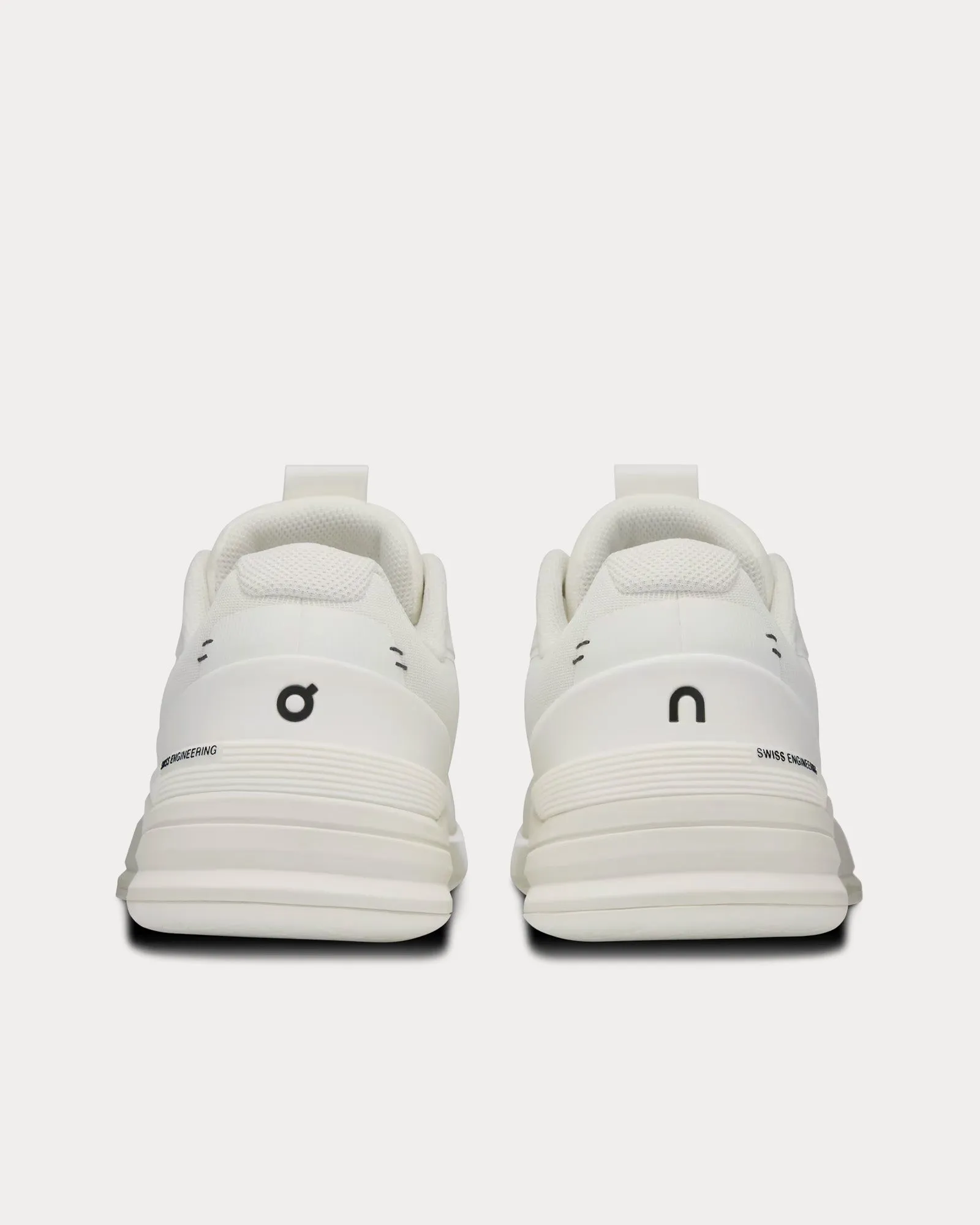 Roger Pro Undyed-White / Black Low Top Sneakers