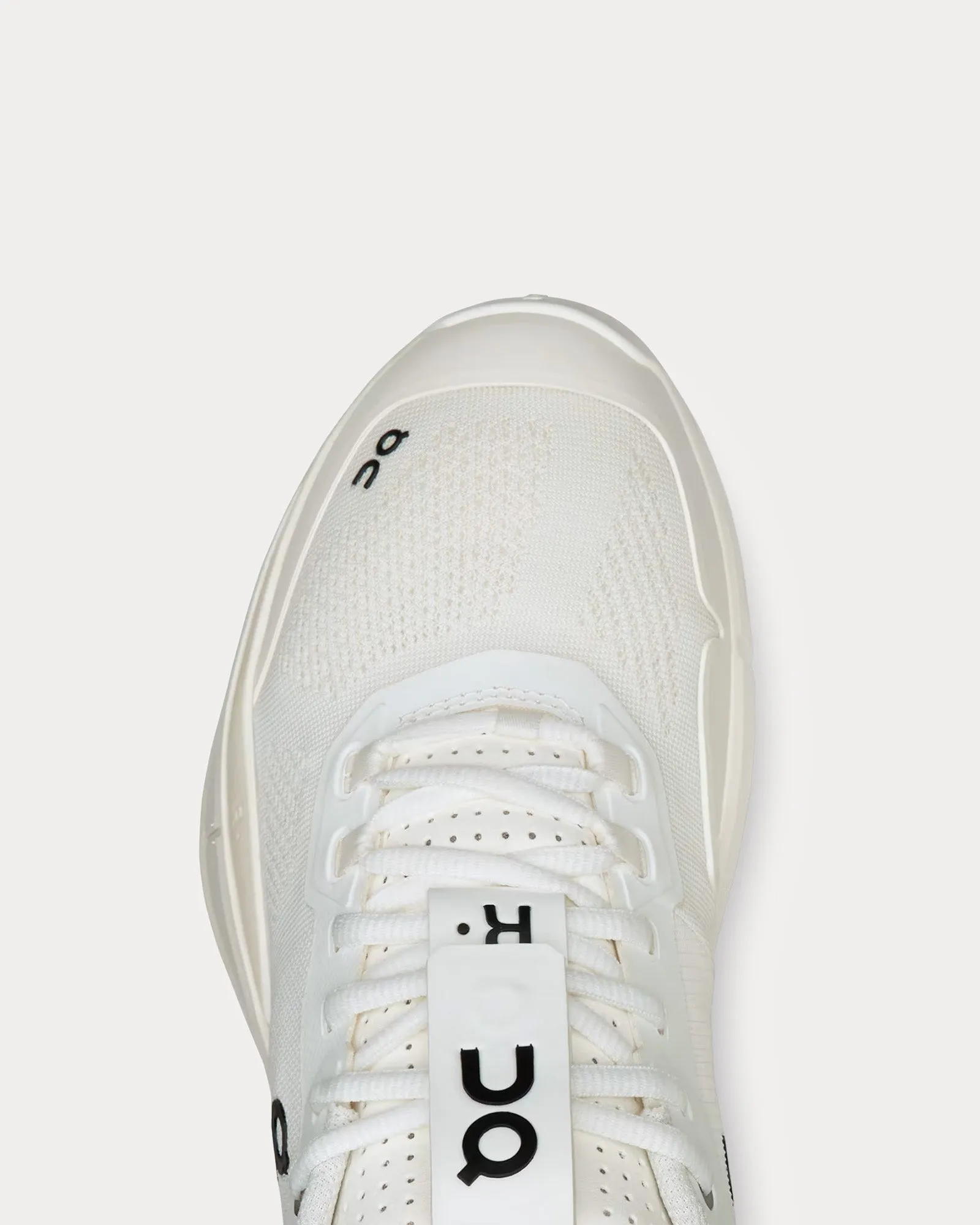 Roger Pro Undyed-White / Black Low Top Sneakers
