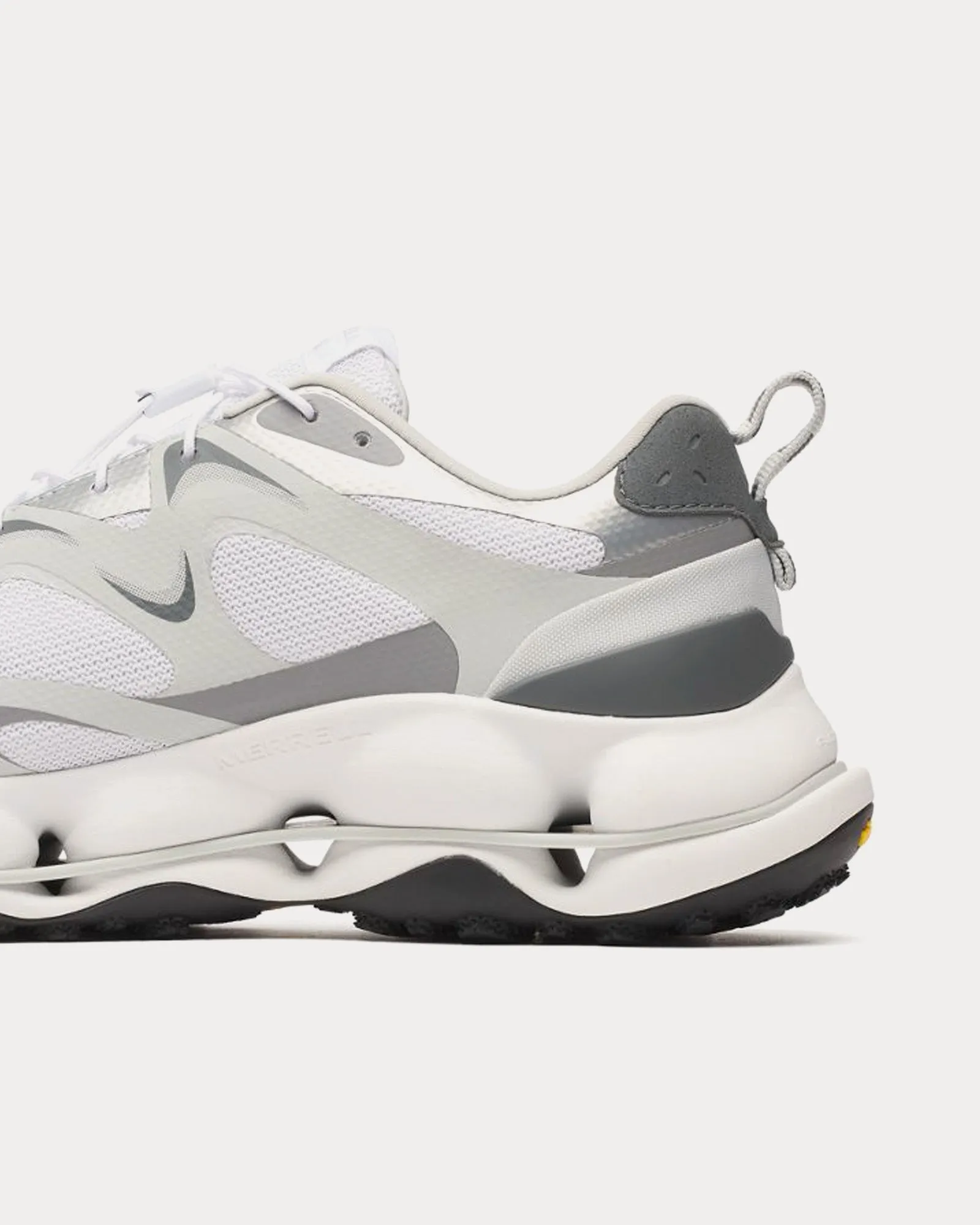 SpeedARC Matis White / Pigeon Low Top Sneakers